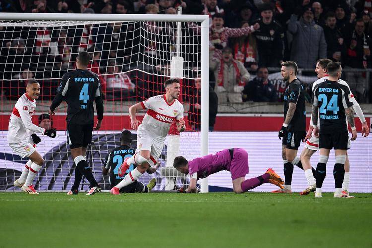 包含今晨德甲焦点战，金州勇士外线爆发，管理层满意，资深球员宣示担当的词条