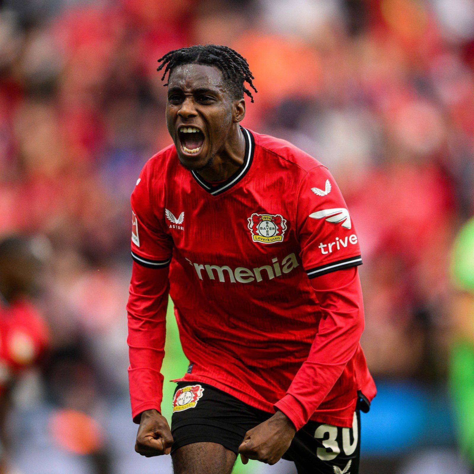 包含勒沃库森训练开放日；赛前门线救险引欢呼；欧篮联在即；更衣室氛围转暖的词条